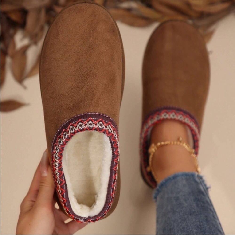 Cozy Tan Slip-On Shoes with Red Trim size 37/6.5-7